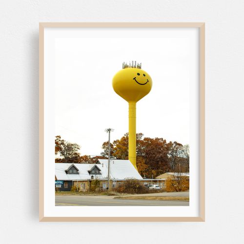 Smiley Tower in Fruitport 01