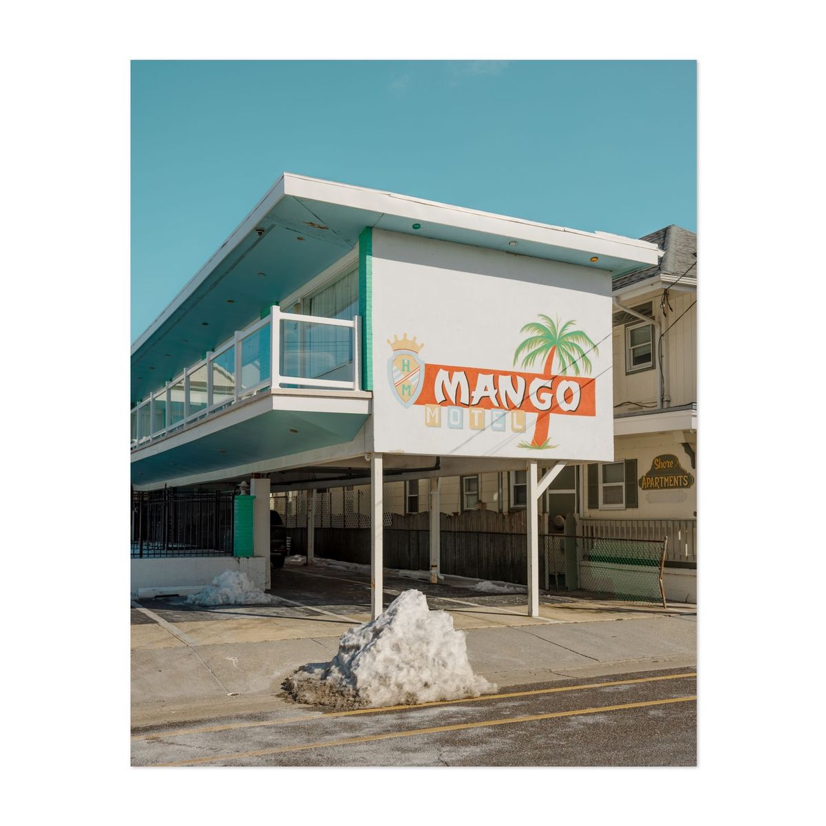 Mango Motel in Winter 02 – image 1 of 2