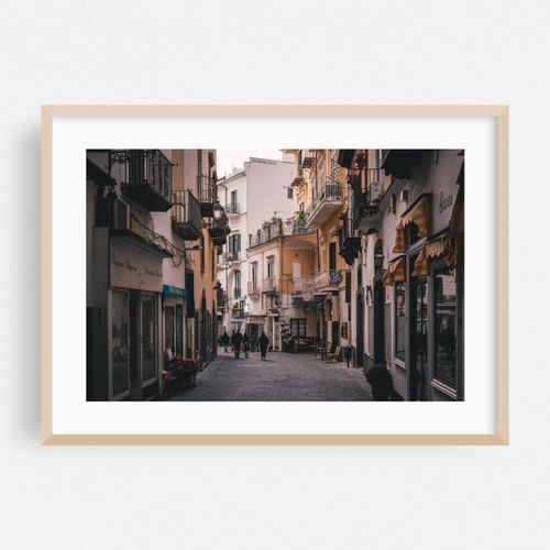 Via Lorenzo D'Amalfi 02