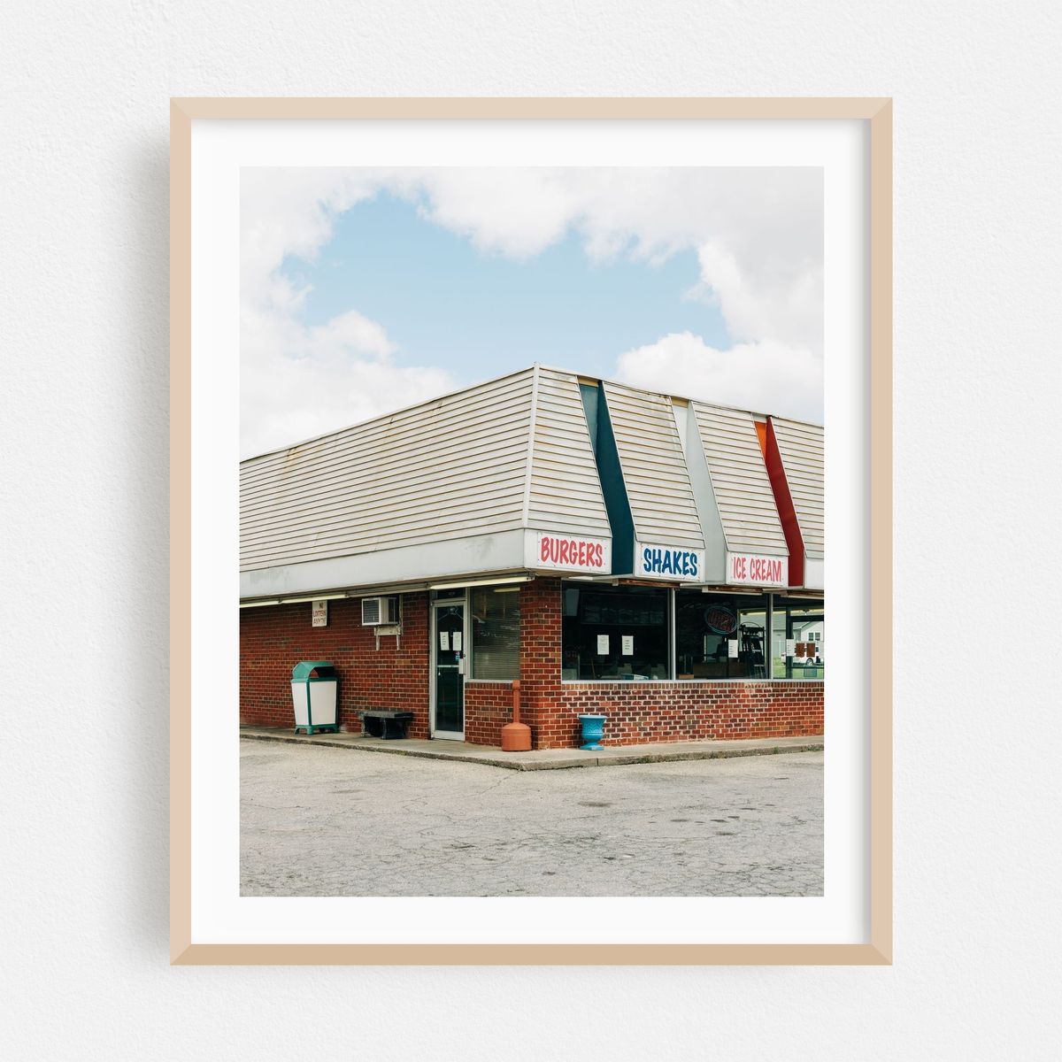 Burgers, Shakes, Ice Cream – image 1 of 12