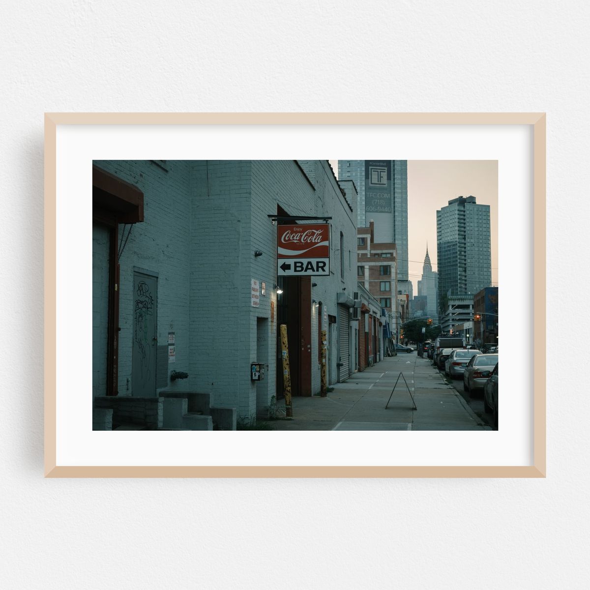 Bar, LIC 01 – image 1 of 6