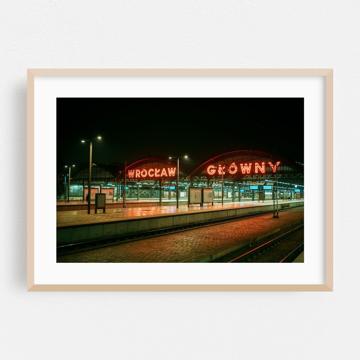 Wrocław Główny Neon – image 1 of 6