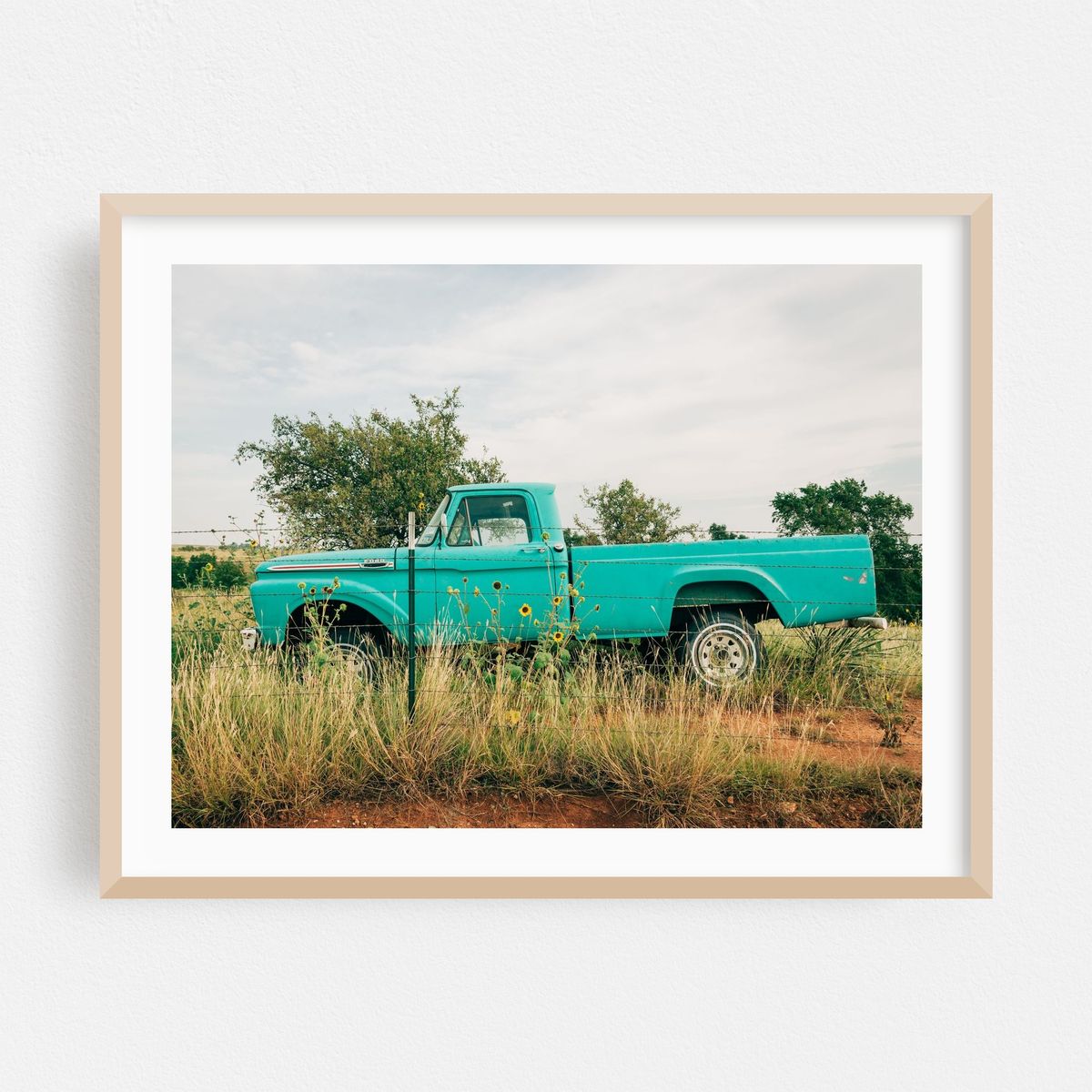Old Ford, Shamrock 01 – image 1 of 3