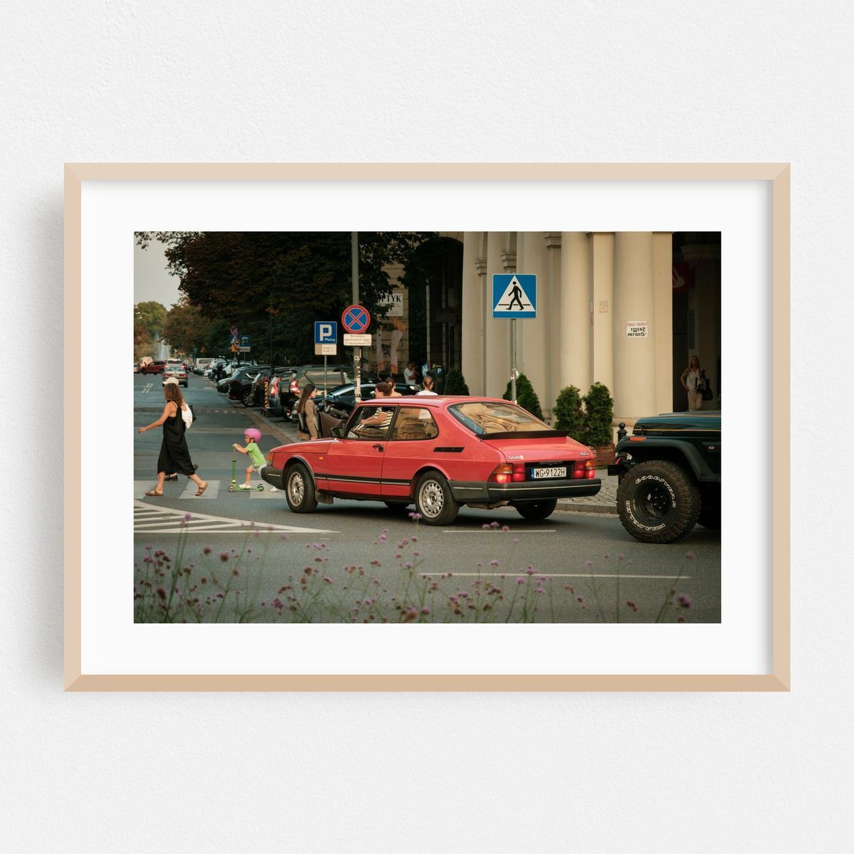 Red Saab 900, Plac Zbawiciela – image 1 of 6