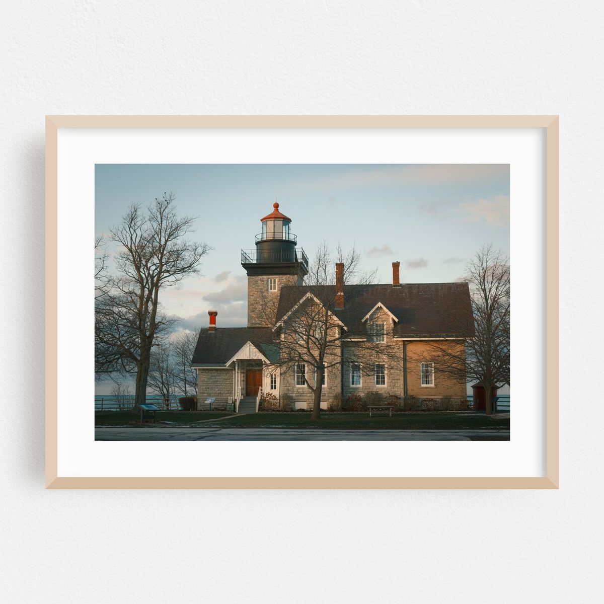 Thirty Mile Point Lighthouse 01 – image 1 of 6