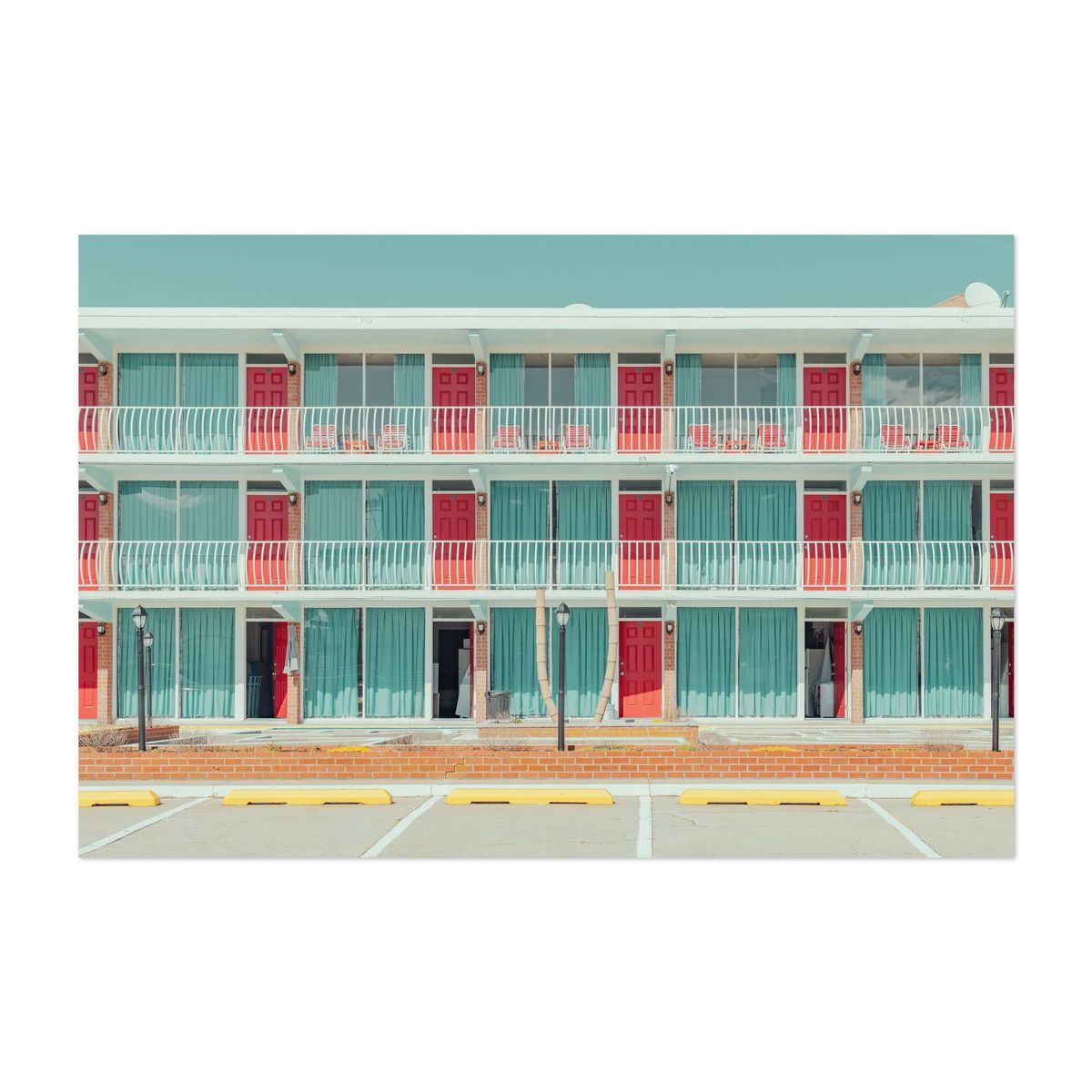 Wildwood Motel Facade 01 – image 1 of 2