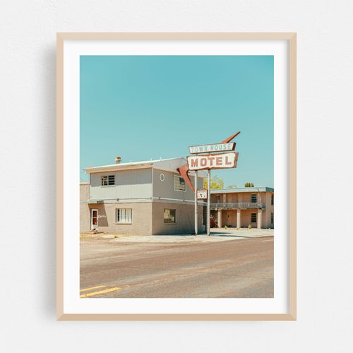 Town House Motel 01
