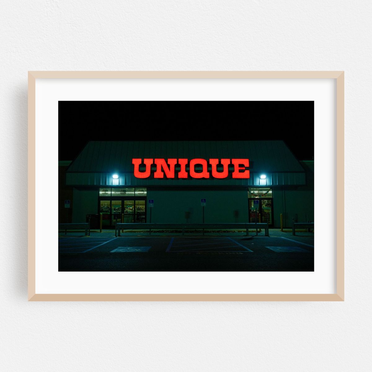 UNIQUE – image 1 of 6