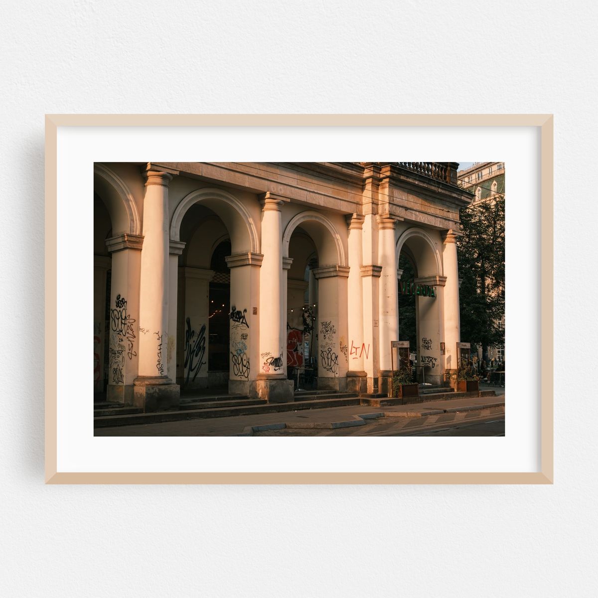 Plac Zbawiciela, Warsaw 02 – image 1 of 6