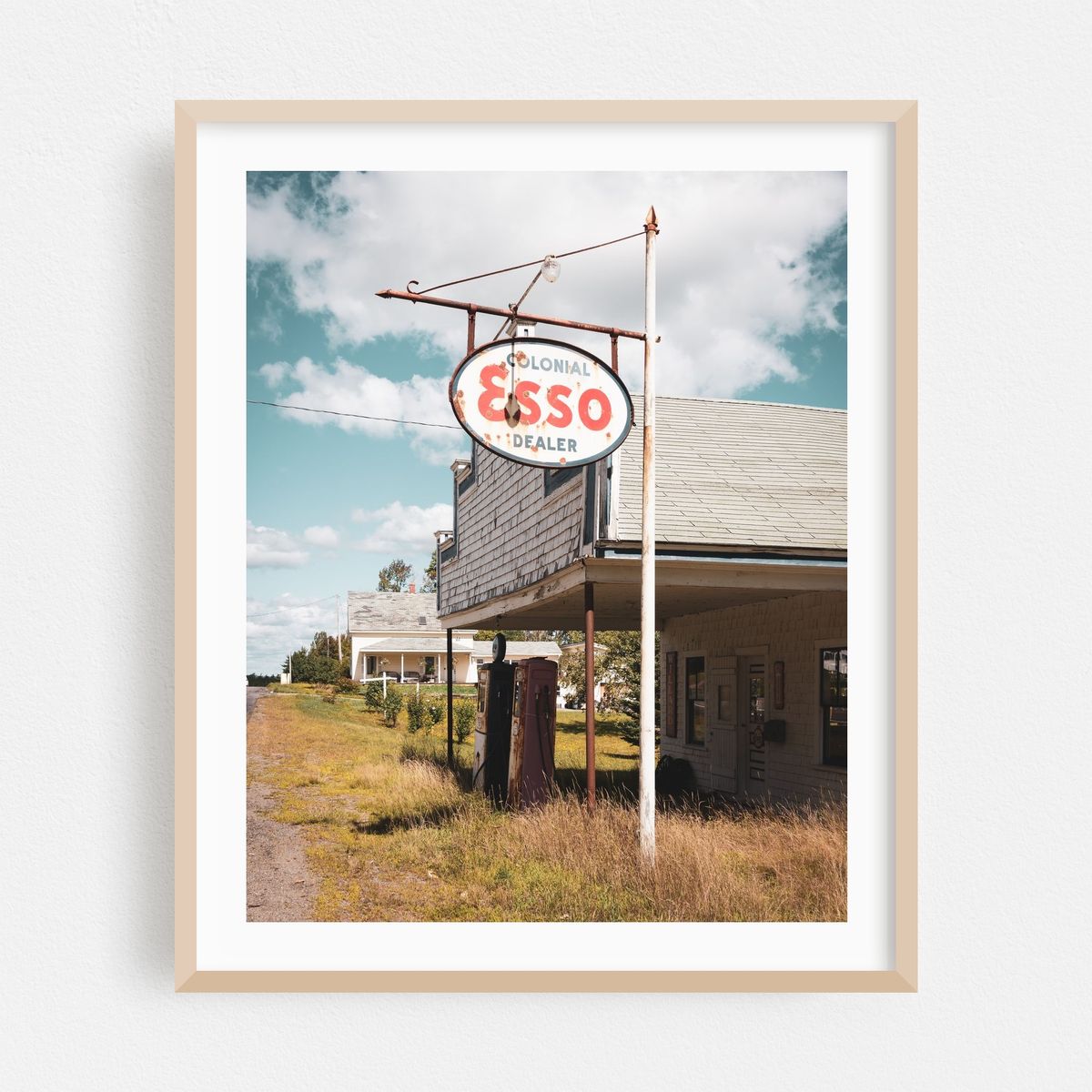 Colonial Esso – image 1 of 12