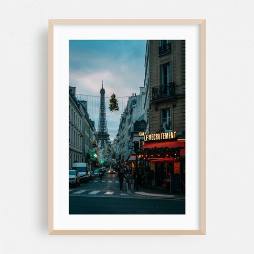 Le Recrutement Café & Eiffel Tower