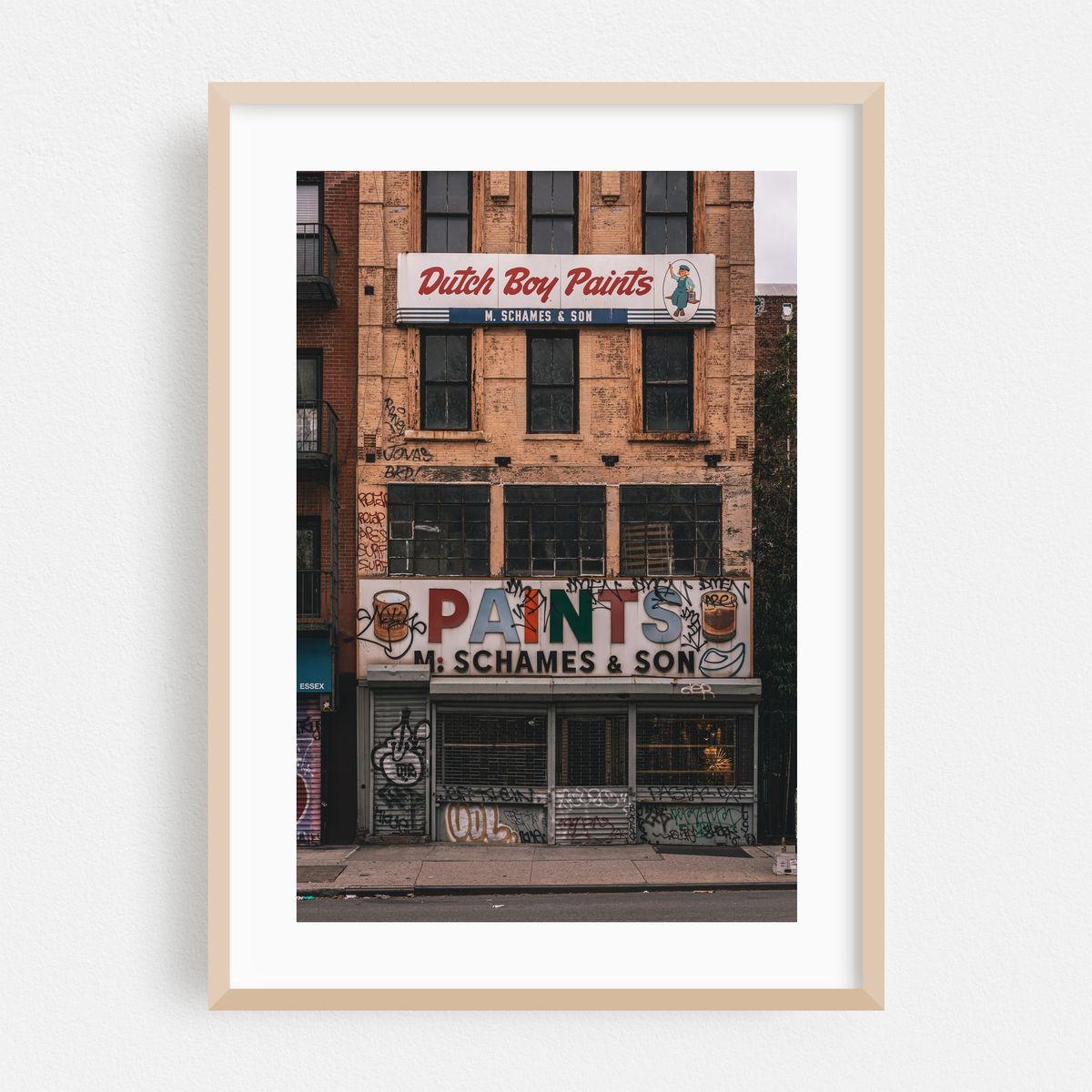 Paints, LES – image 1 of 16