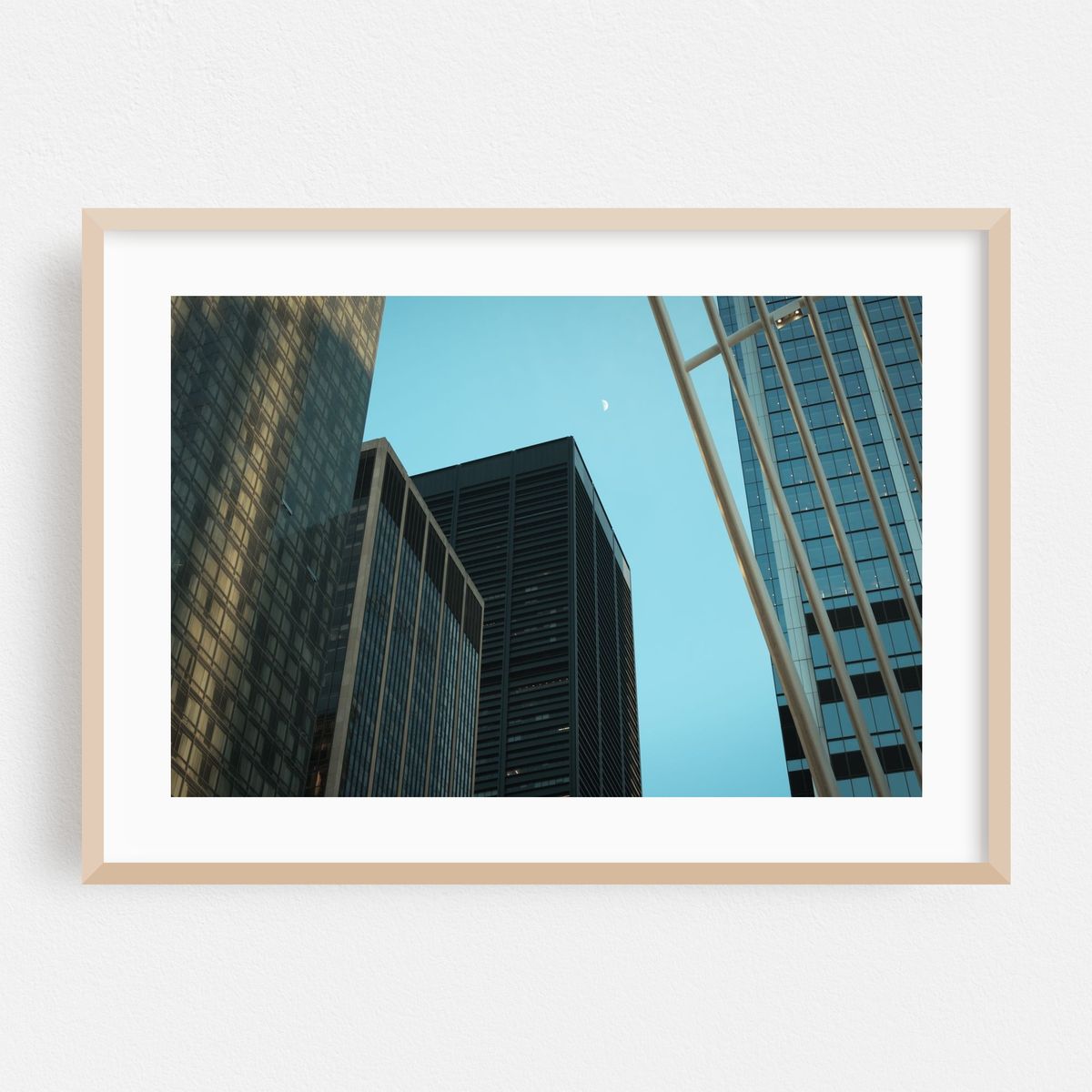 Oculus & Moon – image 1 of 6