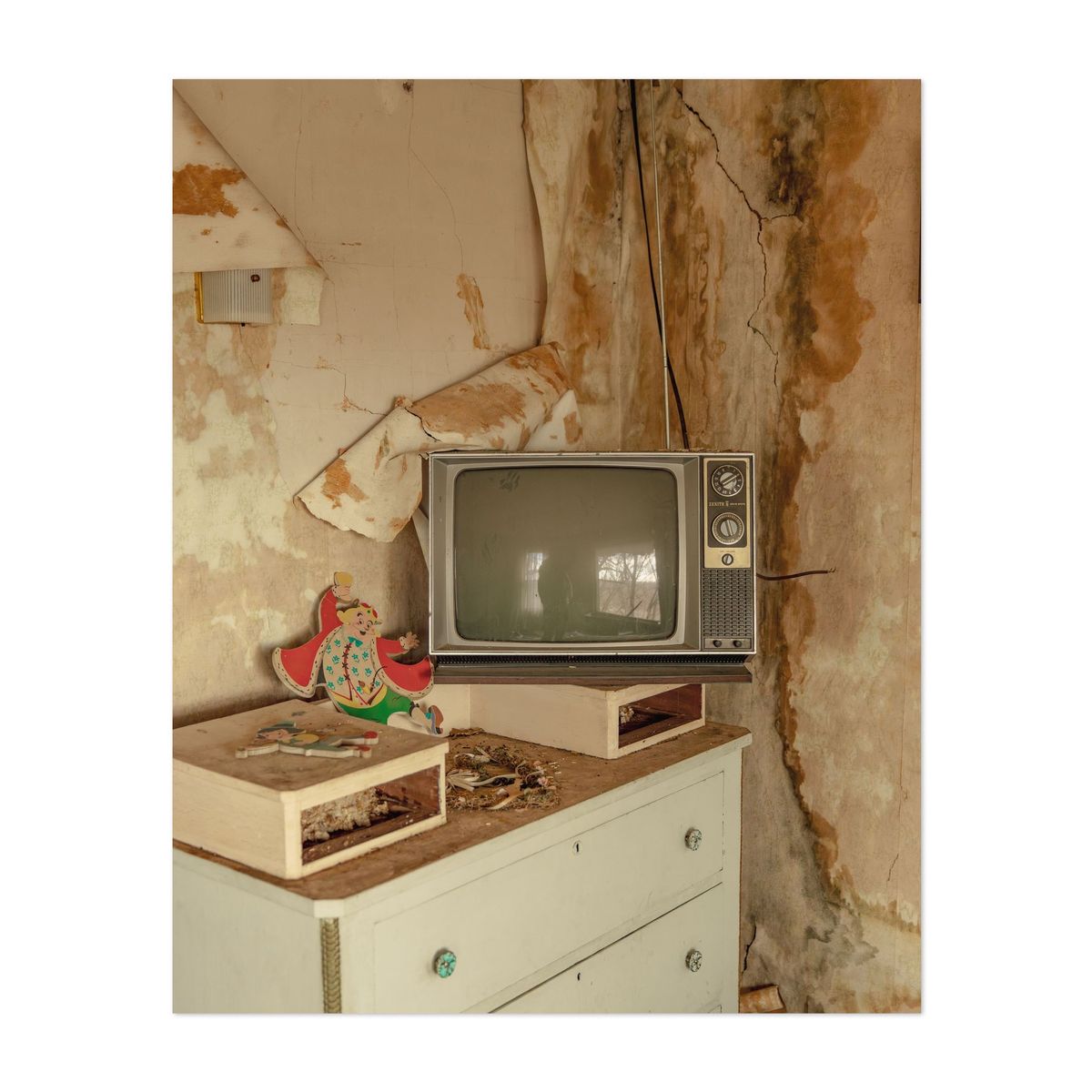 Lostland House 05 – image 1 of 2