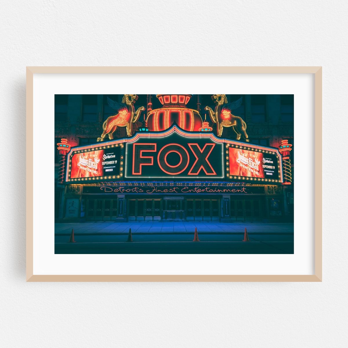 Fox Theater at night, Detroit 02 – image 1 of 6