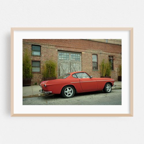 Red Coupe, Red Hook