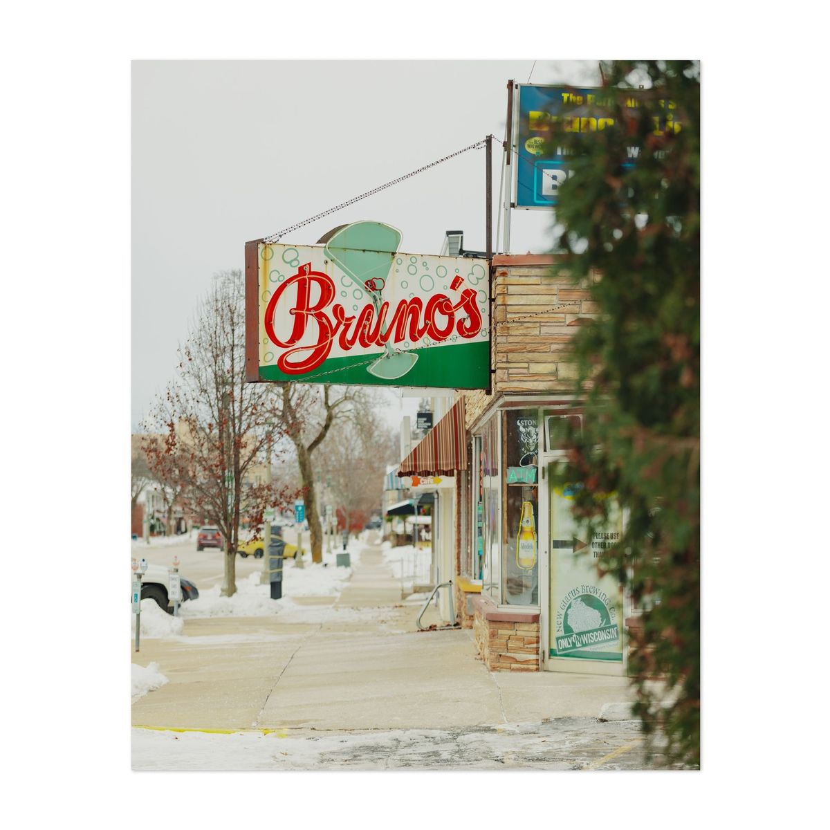 Bruno's Liquors 01 – image 1 of 2