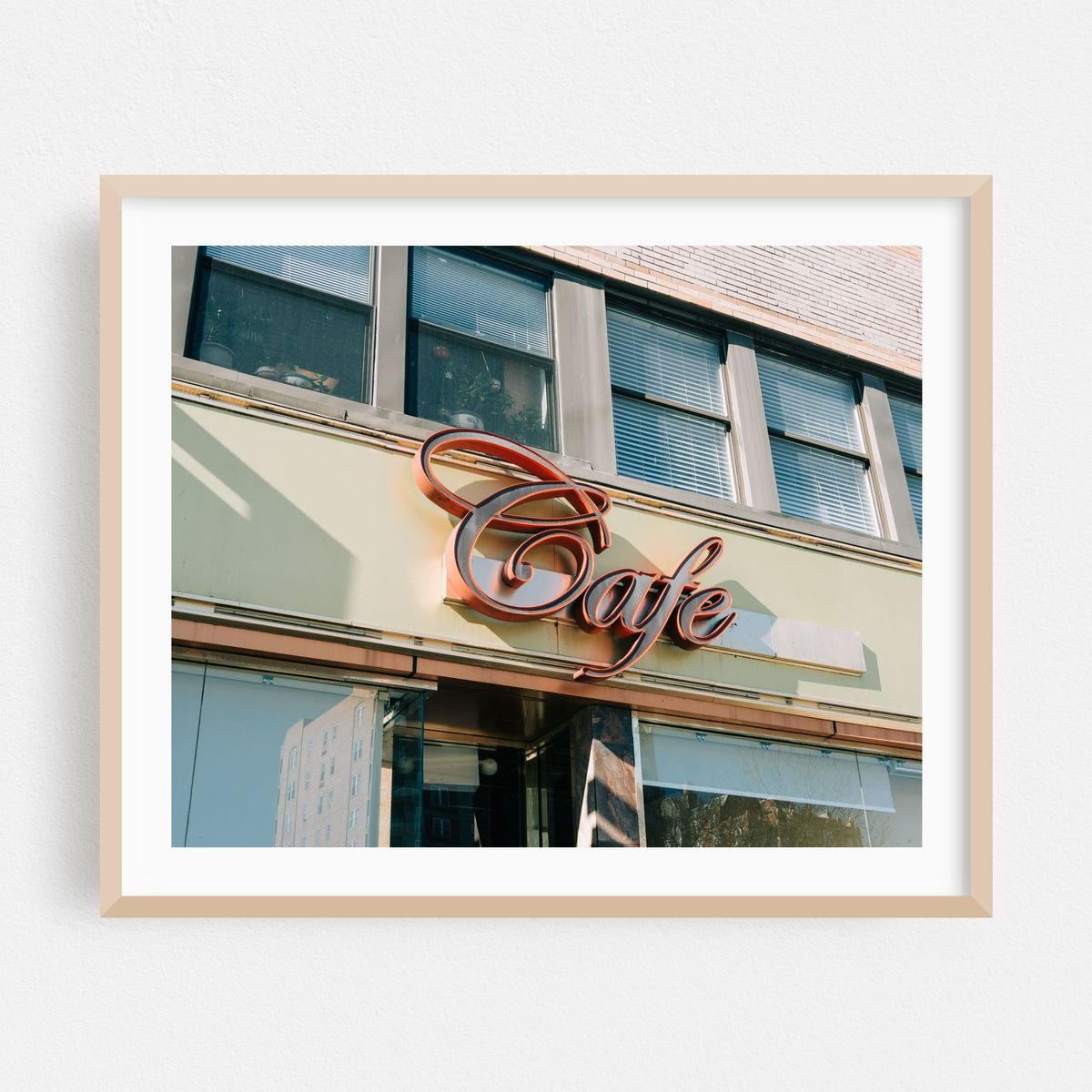Cafe, Brighton Beach – image 1 of 5