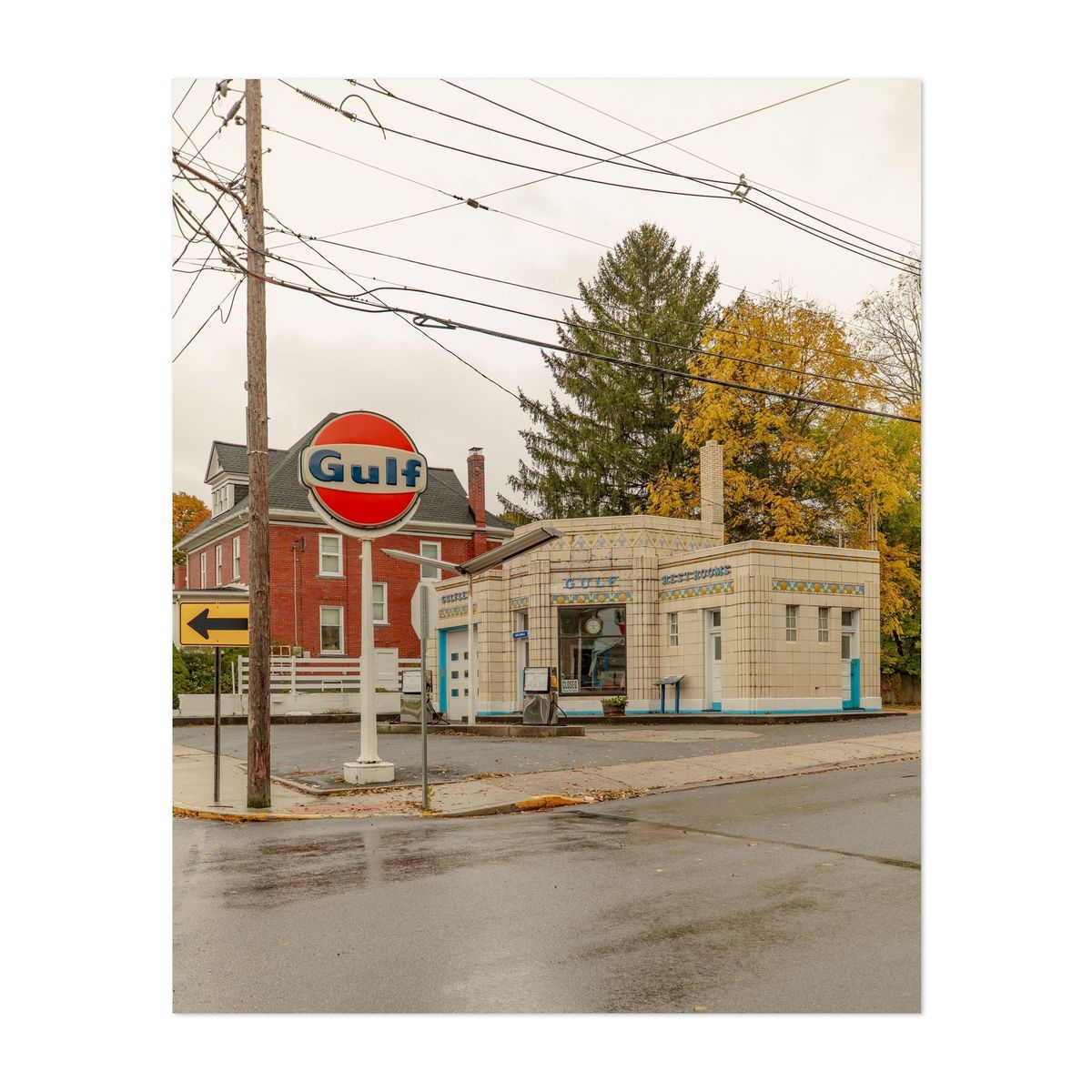 Dunkle’s Gulf Station 01 – image 1 of 2