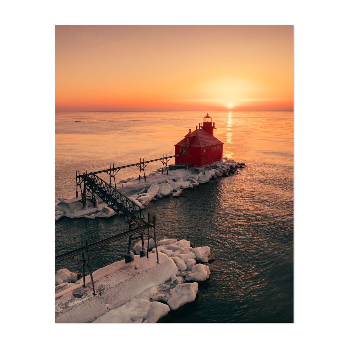 Sturgeon Bay Lighthouse 01 – image 1 of 2