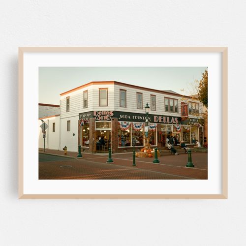 Dellas 5 & 10, Cape May 01