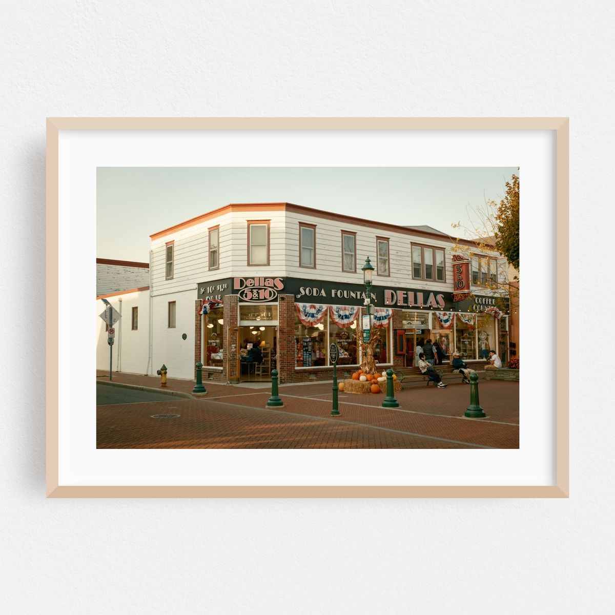 Dellas 5 & 10, Cape May 01 – image 1 of 6