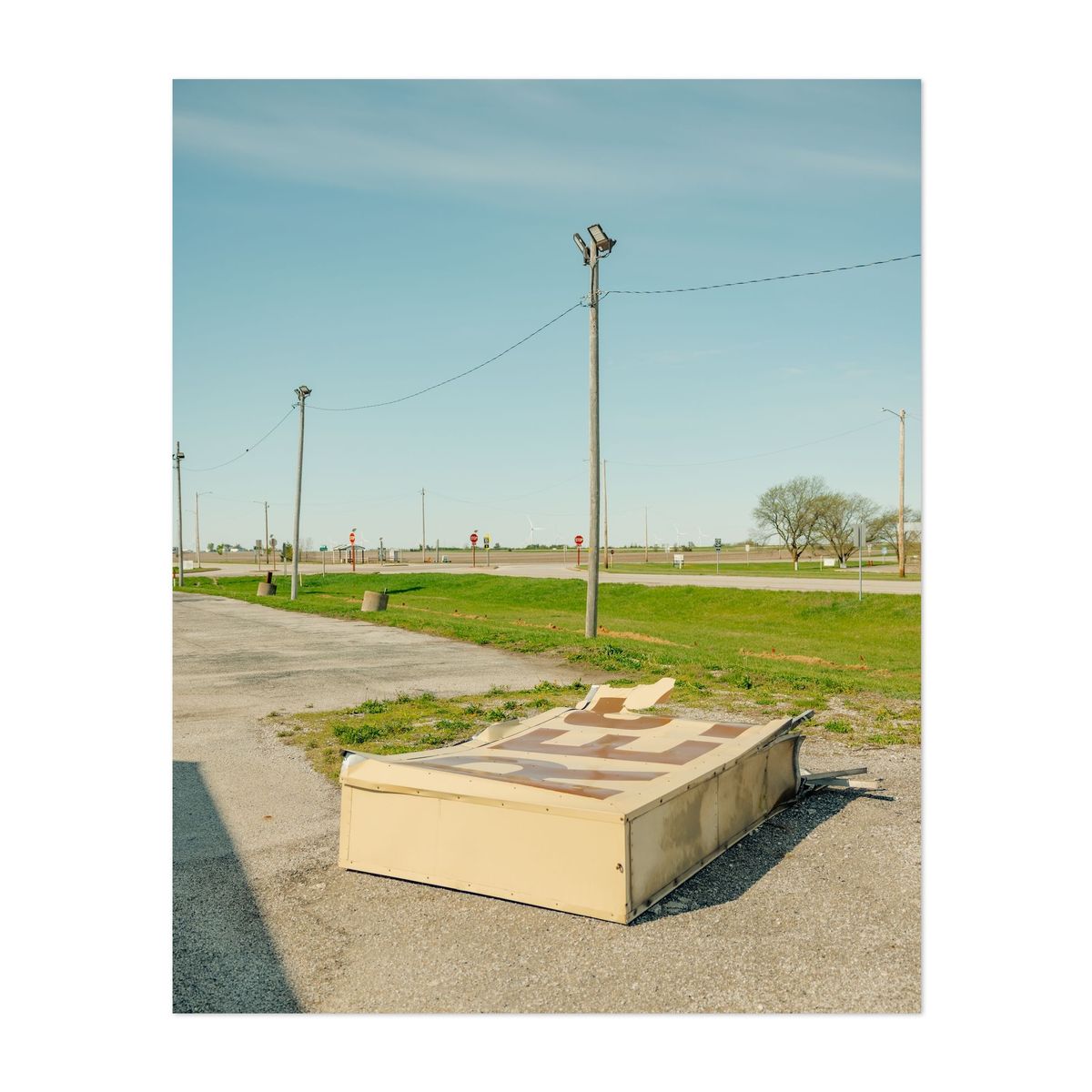 Damaged Restaurant Sign in Chenoa 03 – image 1 of 2