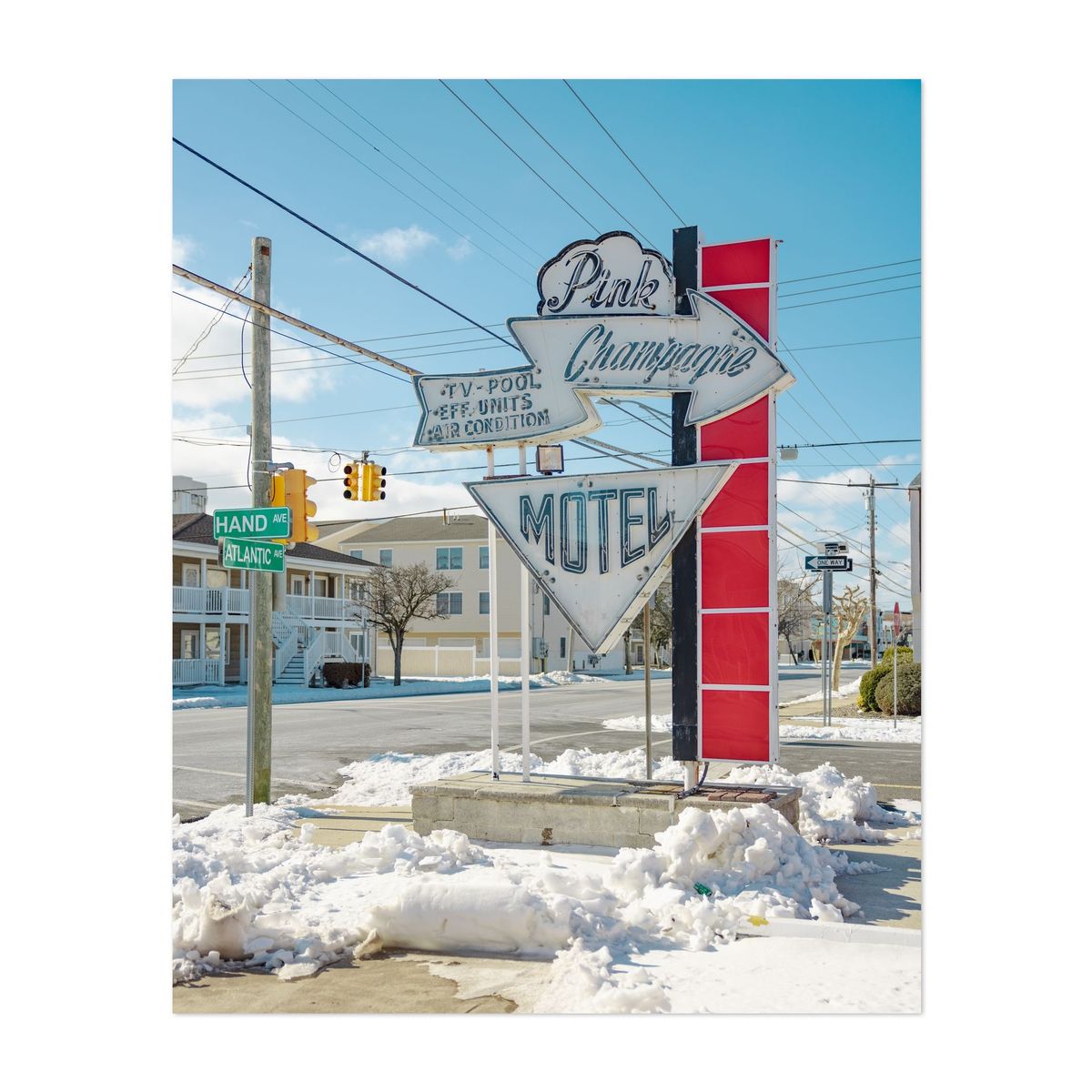 Pink Champagne Motel in Winter – image 1 of 2