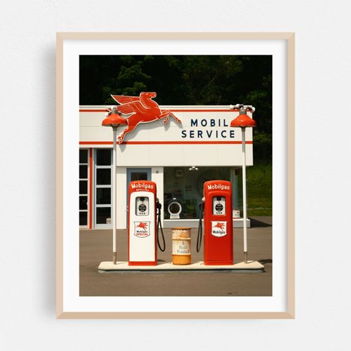 Mobil Service, Millerton