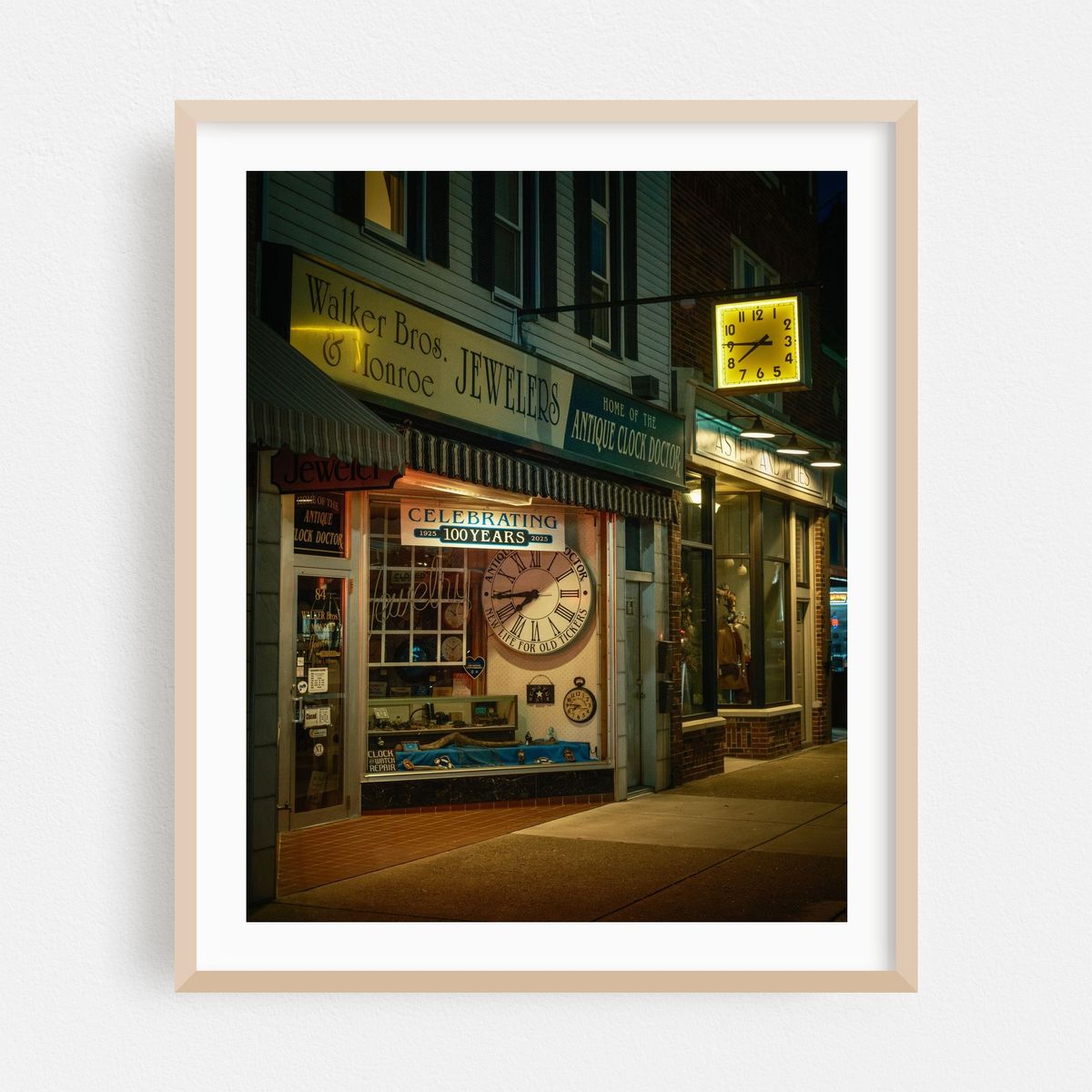 Walker Bros & Monroe Jewelers, North Tonawanda 03 – image 1 of 12