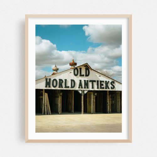 Old World Antieks, La Grange
