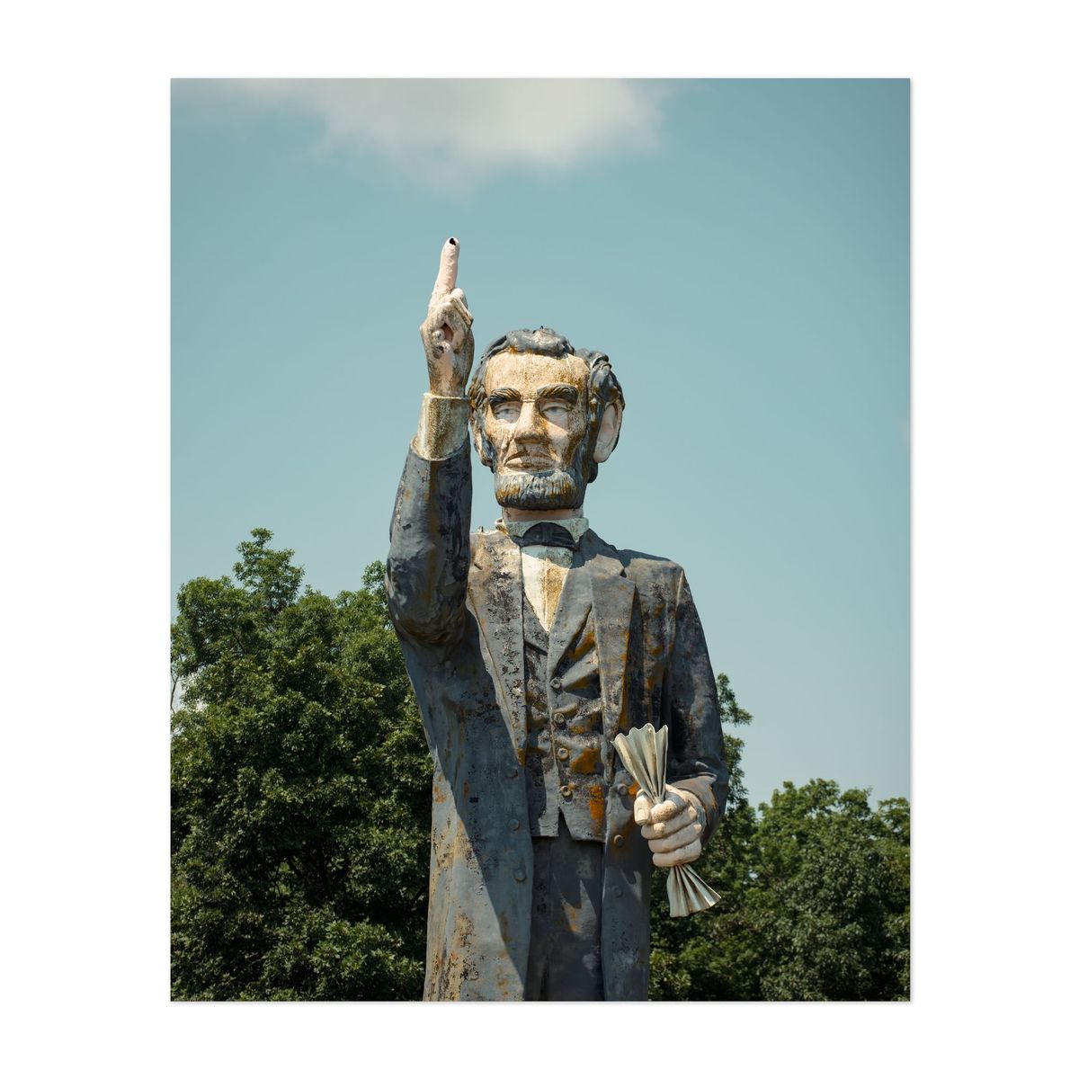 World's Largest Lincoln 02 – image 1 of 2