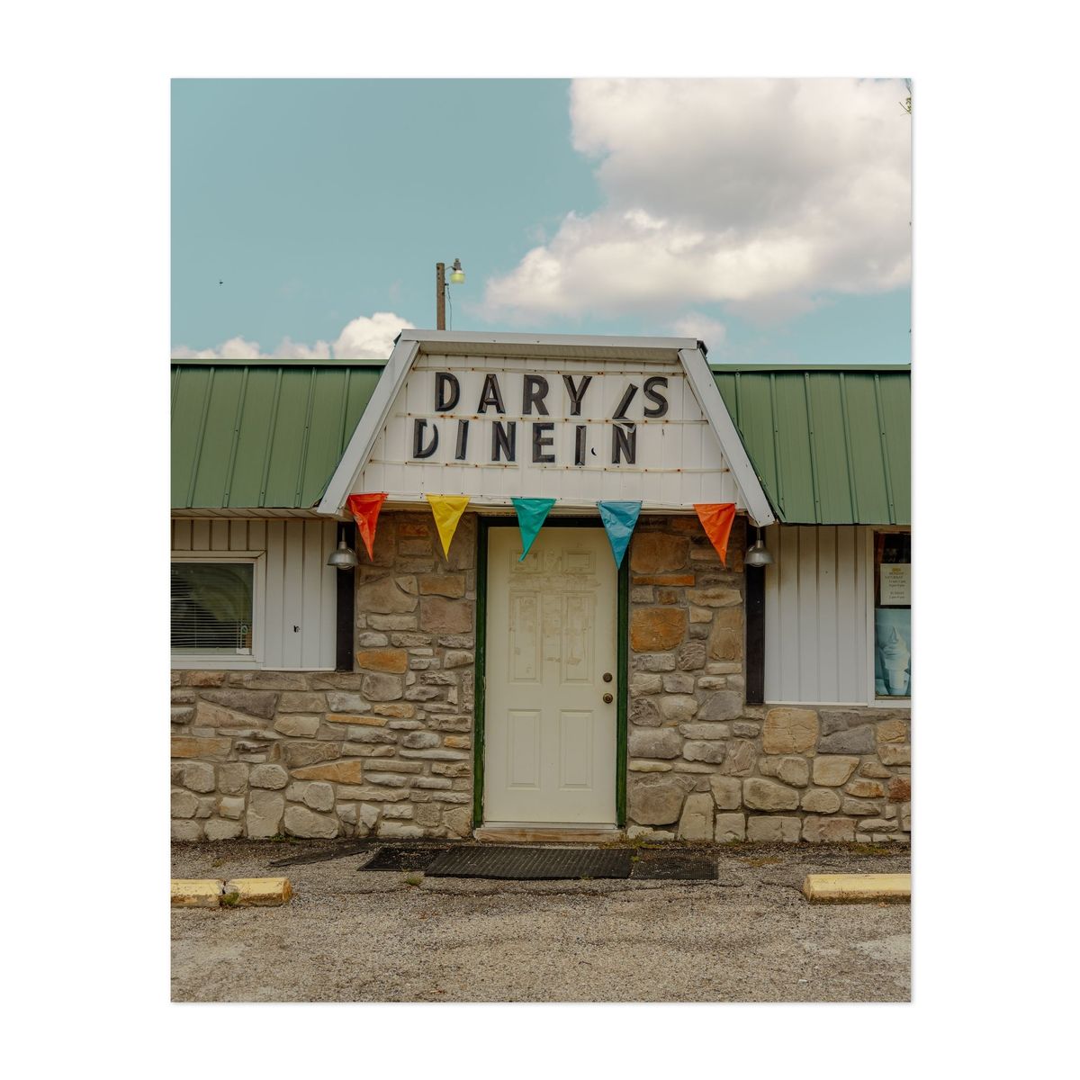 Daryl's Dine In 01 – image 1 of 2