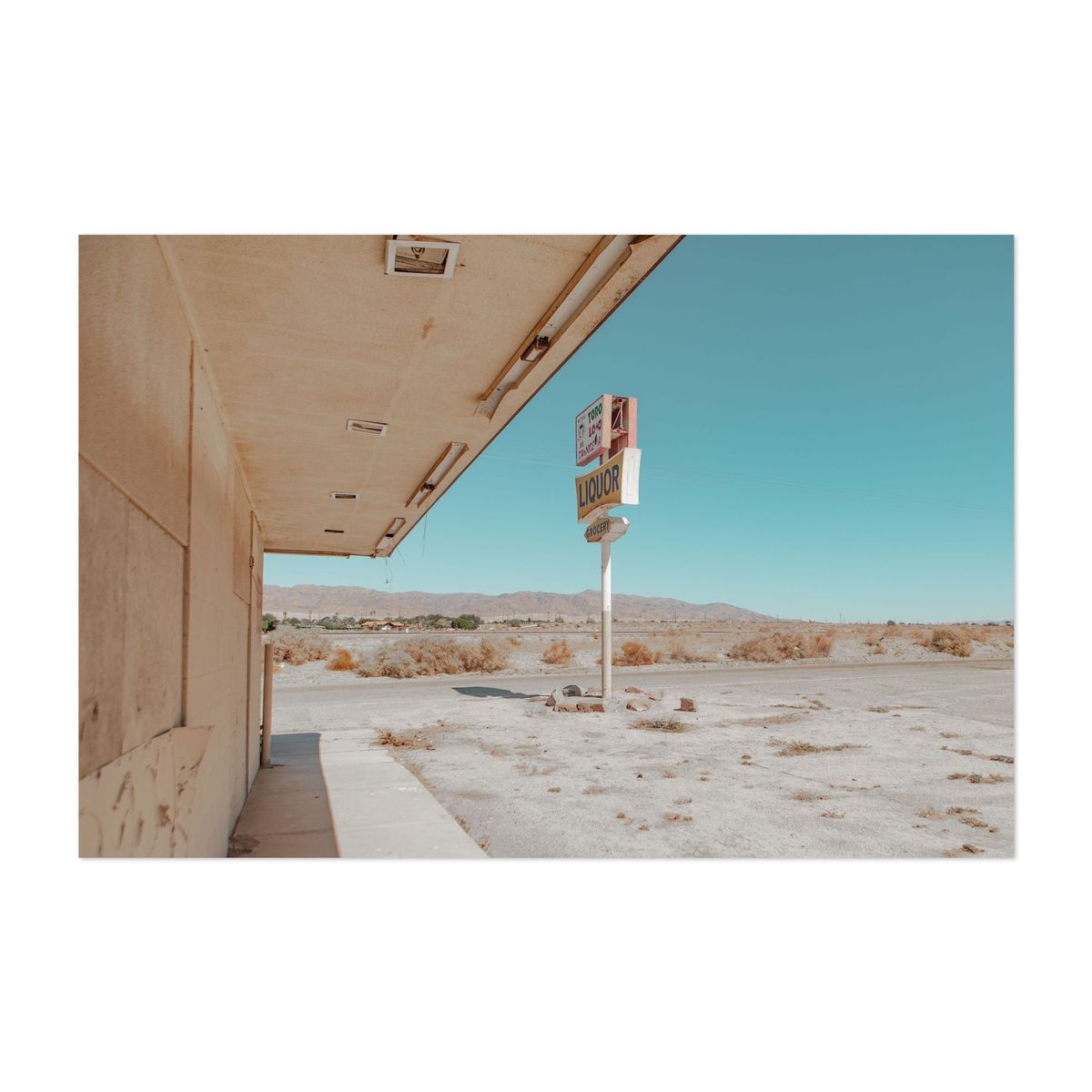Salton Sea Liquor Sign 03 – image 1 of 2