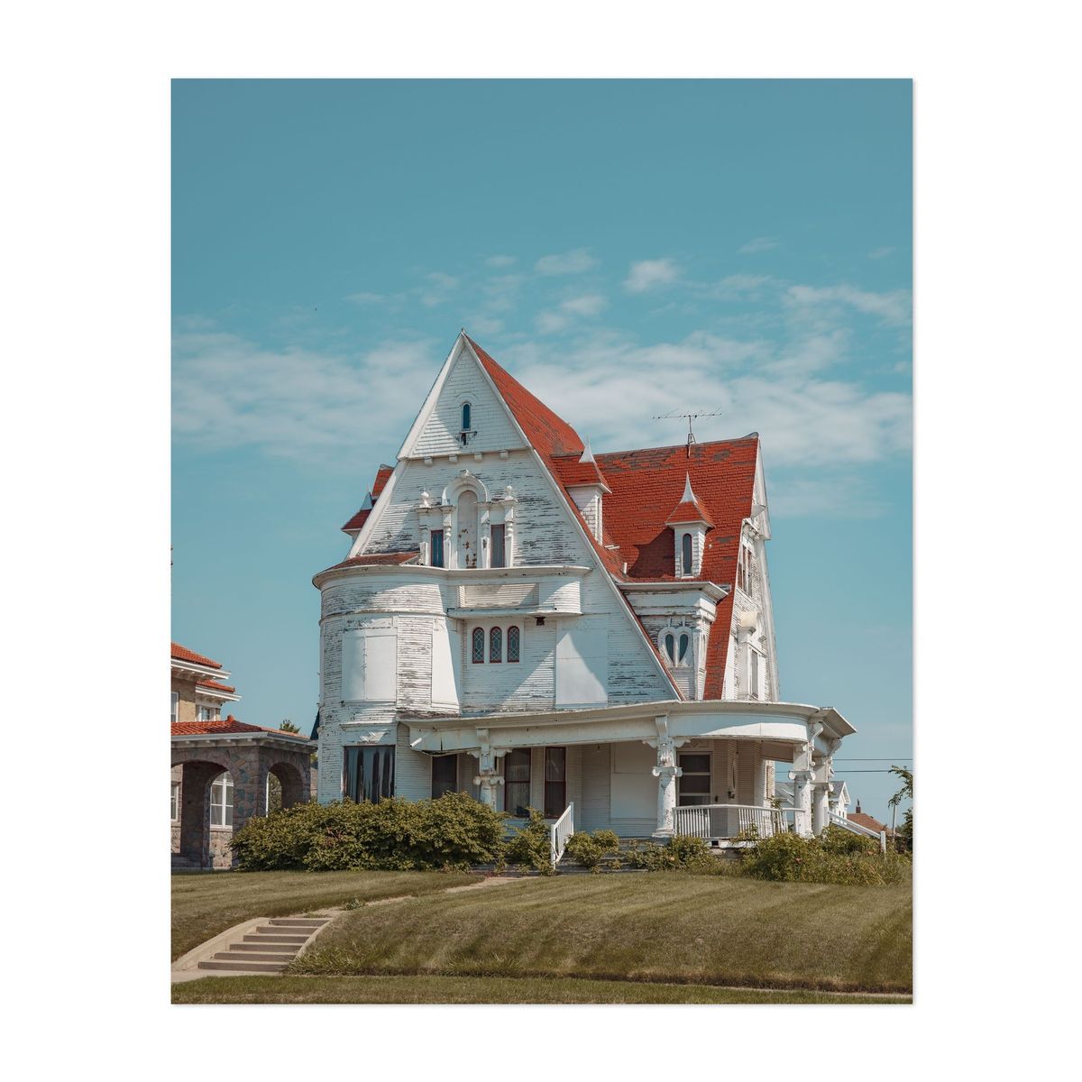 Queen of Hearts Mansion 01 – image 1 of 2
