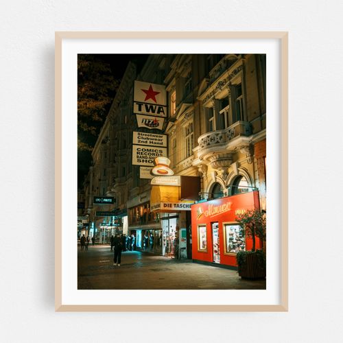On Mariahilfer Straße, Vienna 01