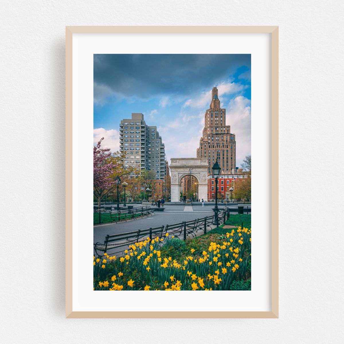 Tulips & Washington Square Arch – image 1 of 16