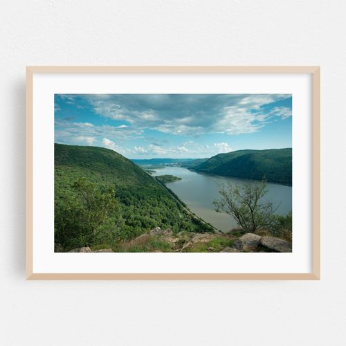 The Hudson from Breakneck Ridge 01