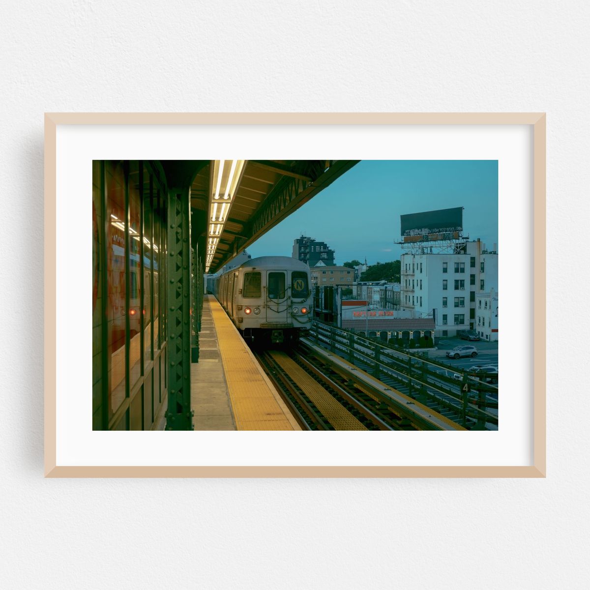 N Train at Astoria Blvd, Queens – image 1 of 6