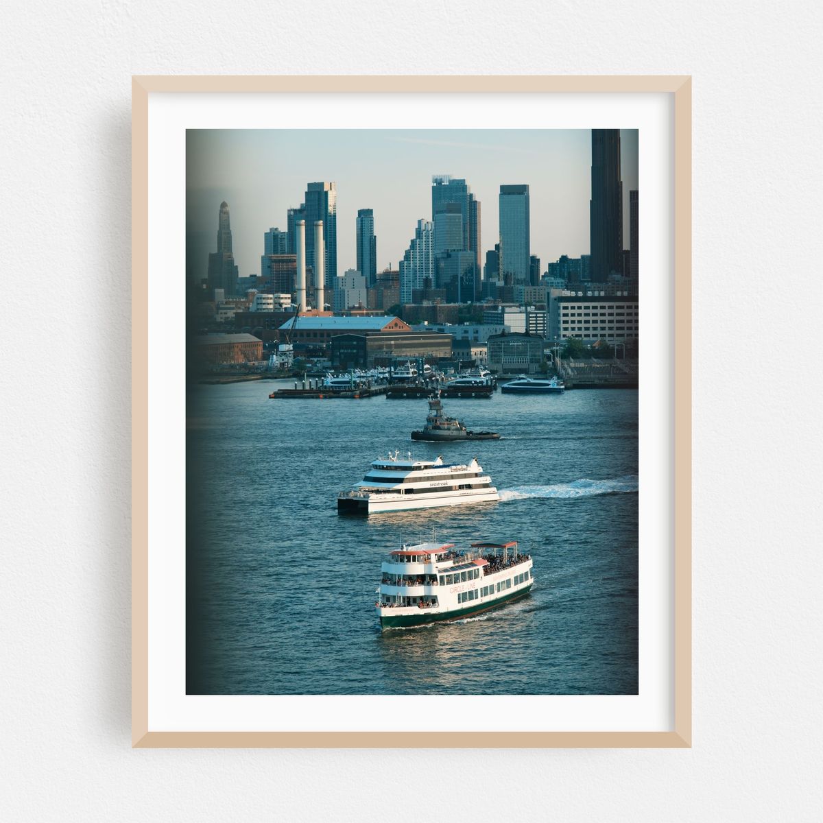 East River Boating 02 – image 1 of 12