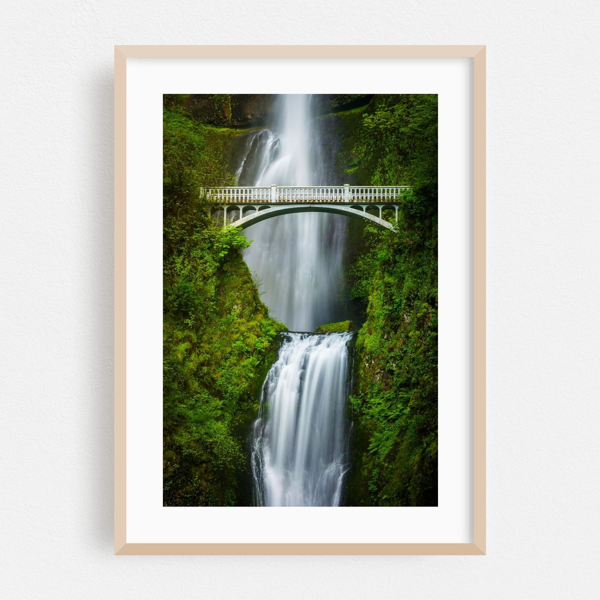 Multnomah Falls 02 – image 1 of 16