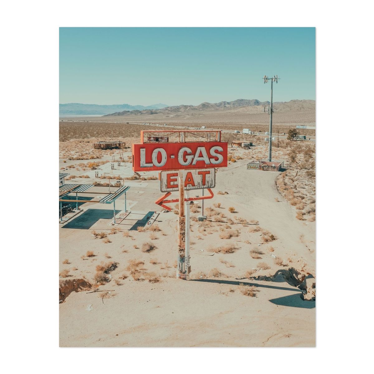 Lo Gas Station 03 – image 1 of 2