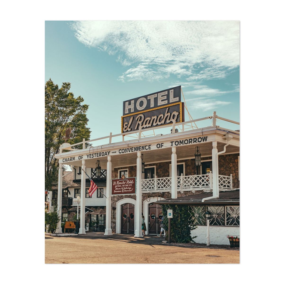 Hotel El Rancho 01 – image 1 of 2