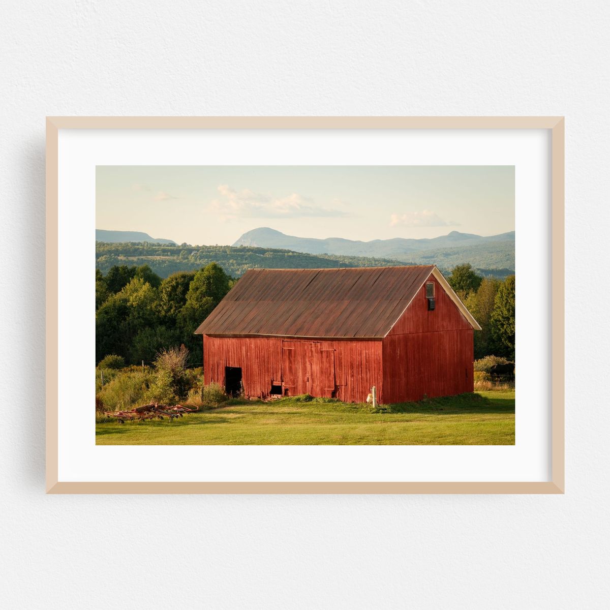 Red Barn in Burke – image 1 of 9