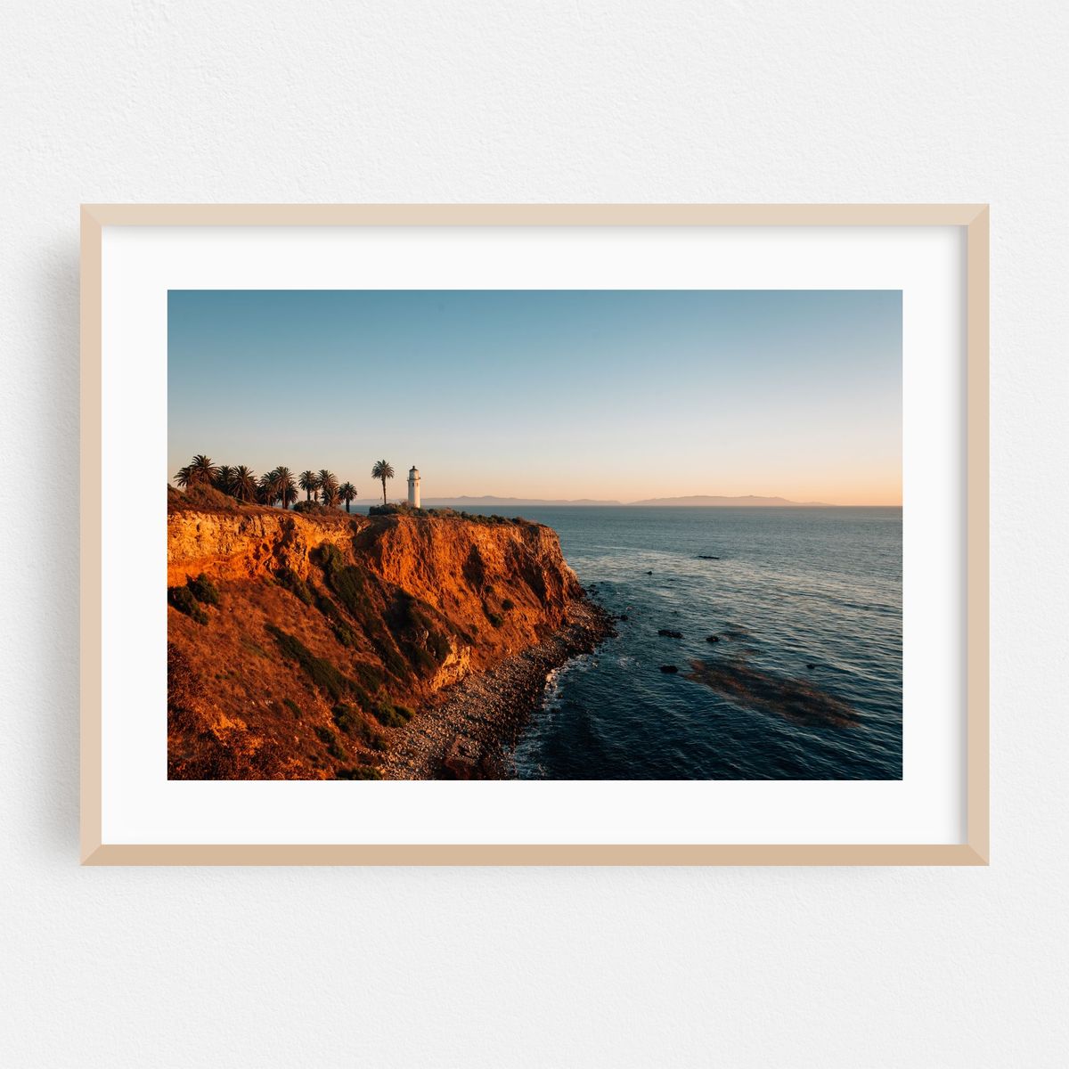 Point Vicente Light 02 – image 1 of 9