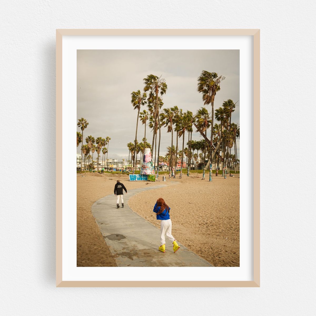 Rollerblading in Venice Beach – image 1 of 3