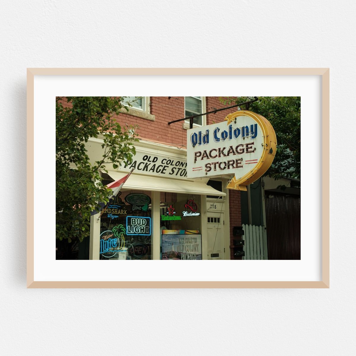 Old Colony Package Store, Old Saybrook – image 1 of 6