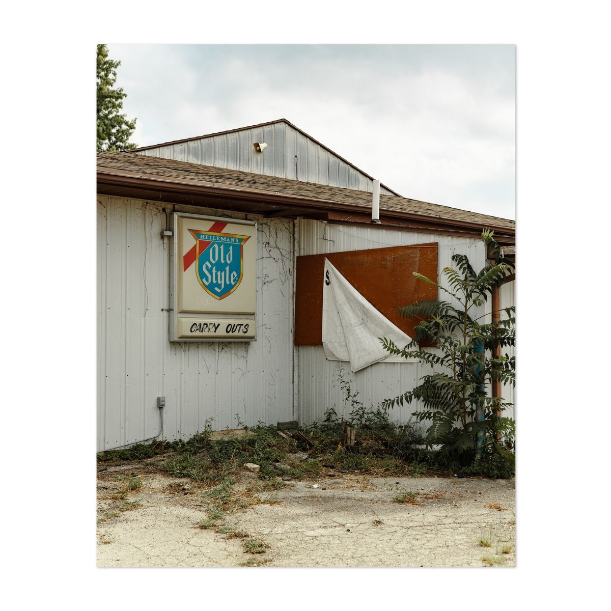 The Sunshine Corner Liquor Store 02 – image 1 of 2