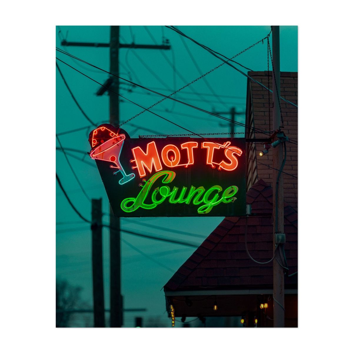 Mott's Lounge 02 – image 1 of 2