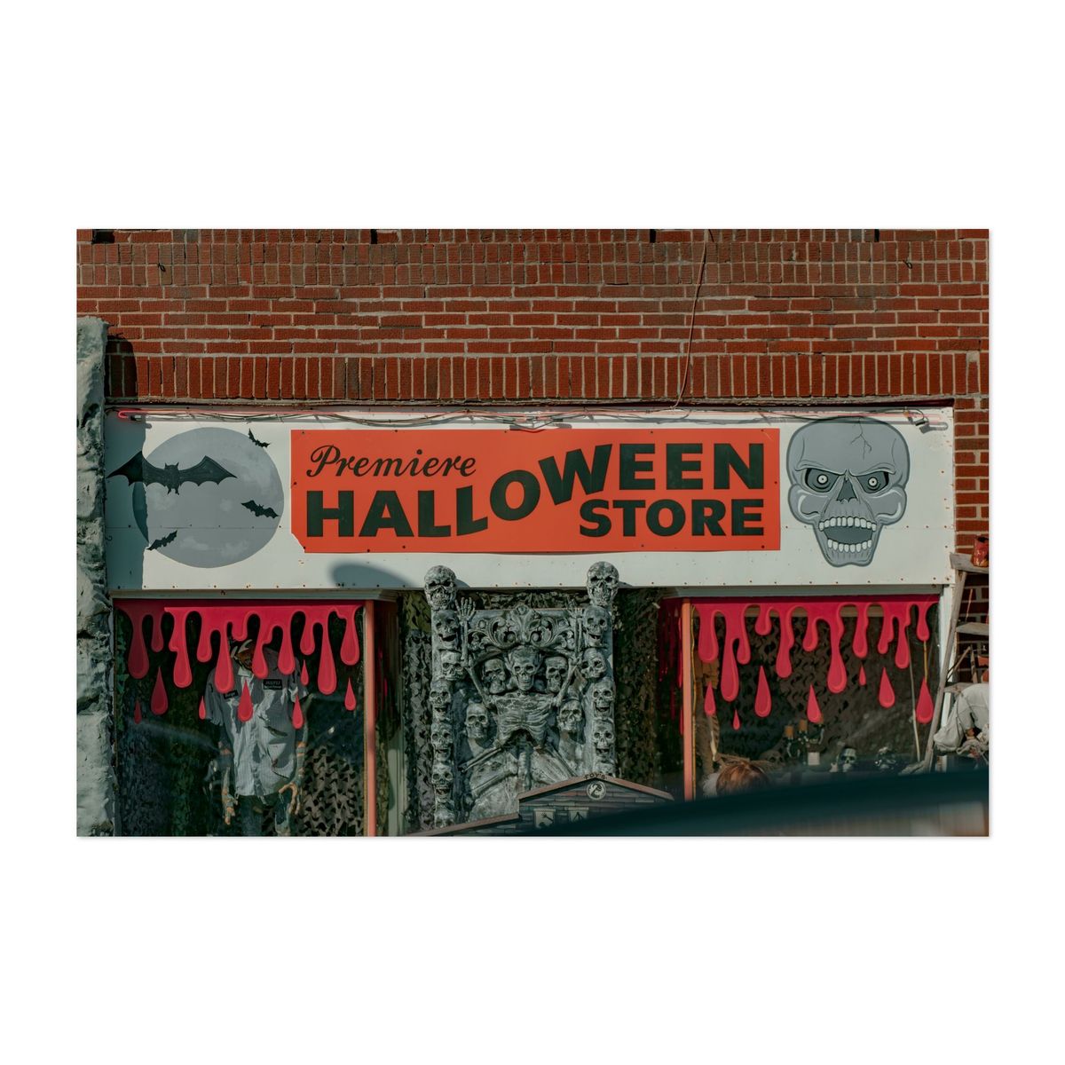 Foy's Halloween Store 03 – image 1 of 2